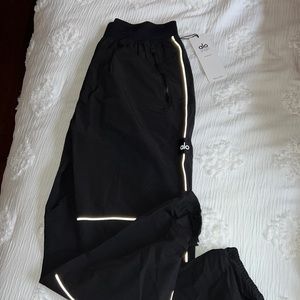 Black alo joggers